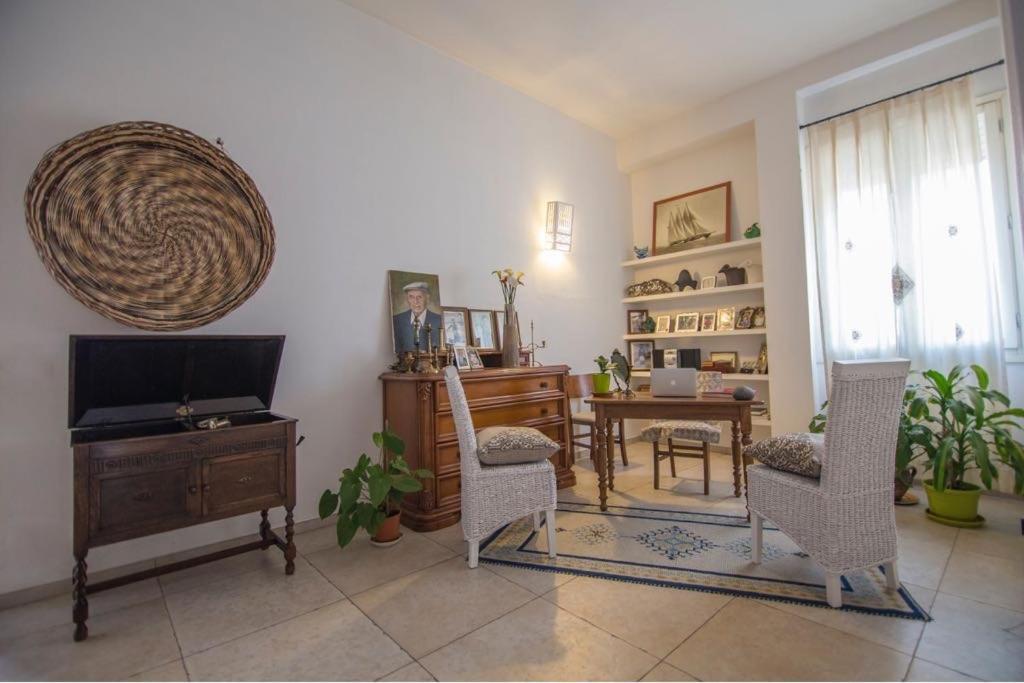Lughia Bed & Breakfast Tortoli Ngoại thất bức ảnh
